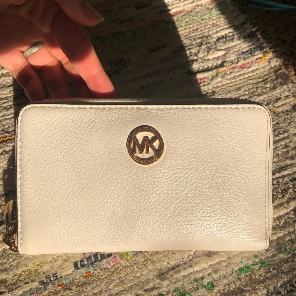 Michael Kors Wristlet Wallet